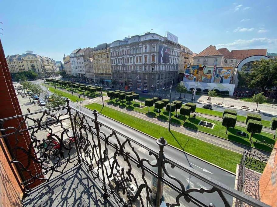 Ferienwohnung Extra Sok Szobas Apartman Budapest Kozpontjaban Exterior foto